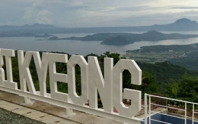 Bikyeong Hotel and Restaurant