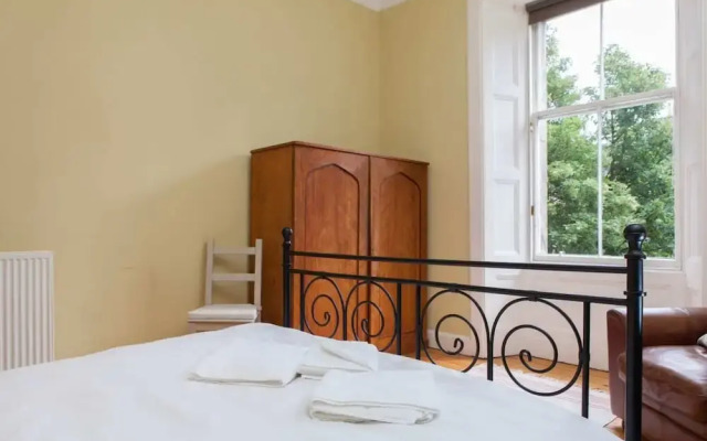 4 Bedroom Apartment Near The Meadows