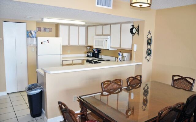 Verandas 305 3 Br condo by RedAwning