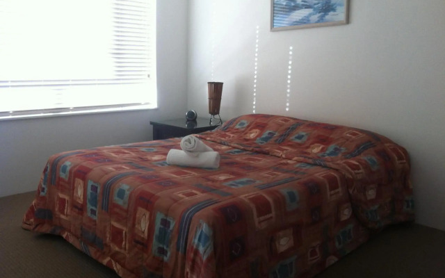 Bayviews & Harbourview Holiday Apartments