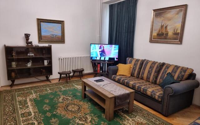 Big Downtown Apartment across National Theater (2 Bedrooms)