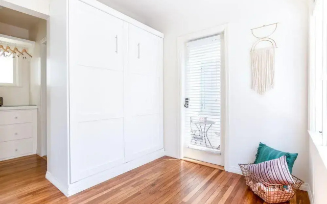 Quaint Little Italy Suites by Sonder