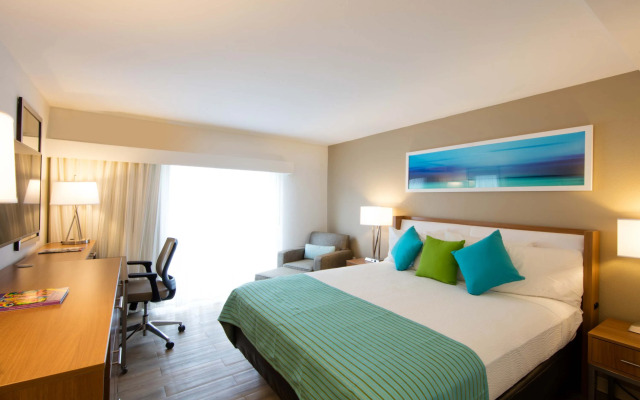 Courtyard by Marriott Nassau Downtown/Junkanoo Beach