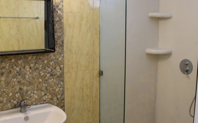 Sea View Apartments & Studios