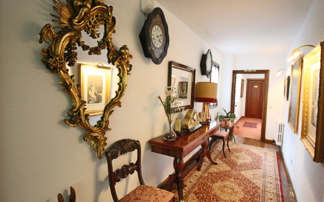 Hotel Santillana