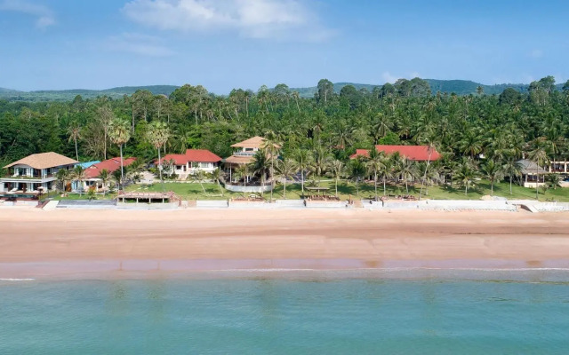Bansaithong Beach Resort