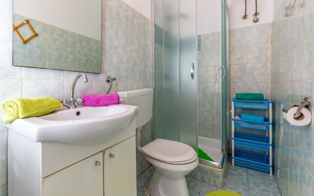 Stunning Home in Liznjan With Wifi and 2 Bedrooms