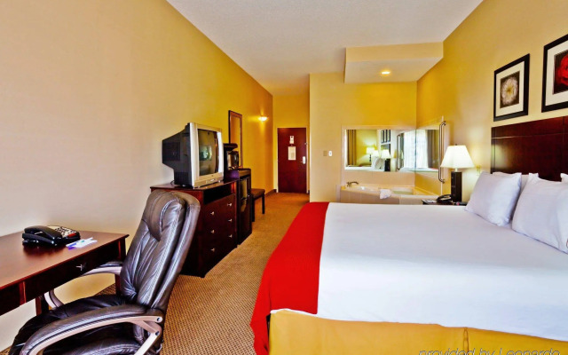 Holiday Inn Express Hotel & Suites Dickson