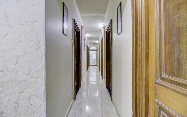 OYO 74879 Hotel Imperial Palace