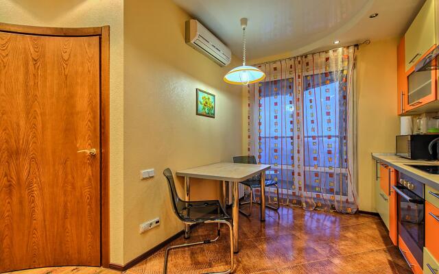 Sutki Rent (Сутки Рент) у Невы