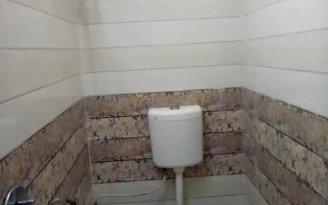 Goroomgo swastik Guest House Varanasi