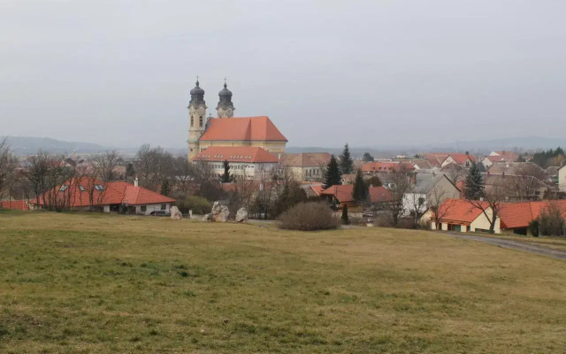 Hill Studio Tata