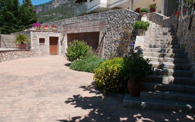 Villa With 6 Bedrooms in Estellencs, With Wonderful sea View, Private