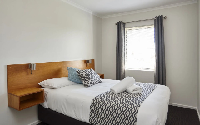 Elphin Motel & Serviced Apartments