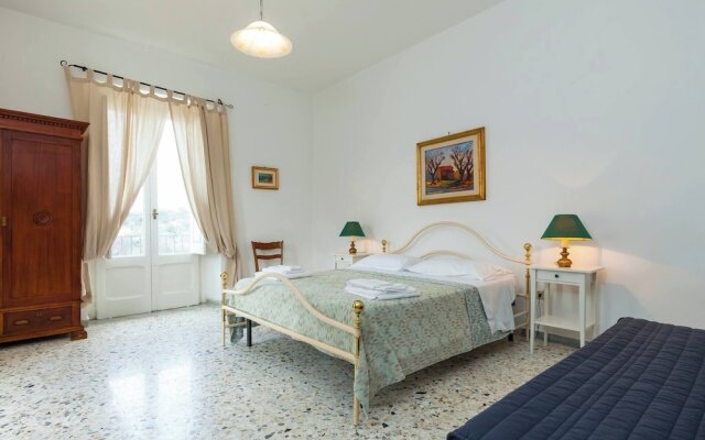 "flat In The Center Of Ceraso For Up To 8 People"