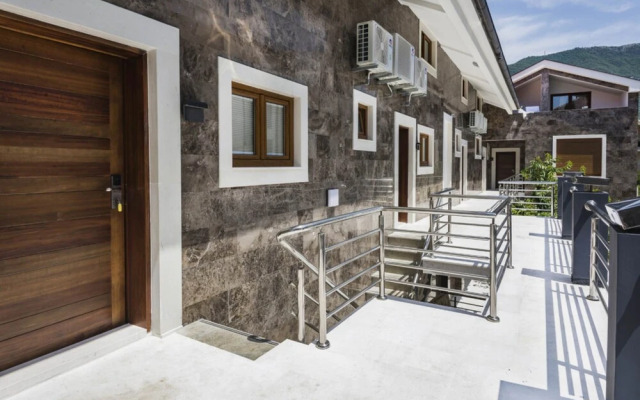 Waikiki Apartments