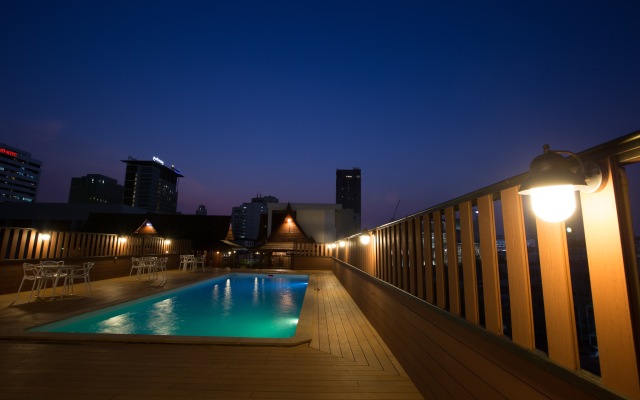 True Siam Rangnam Hotel