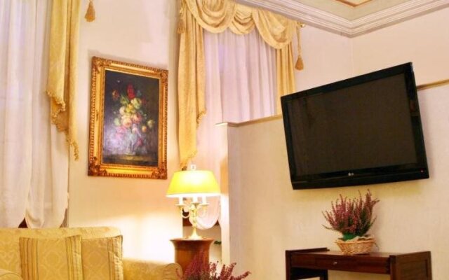 Tornabuoni La Petite Suite