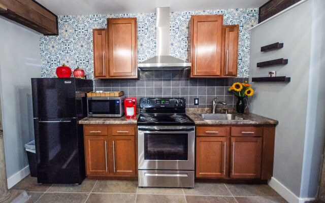 Tobacco Warehouse Inn