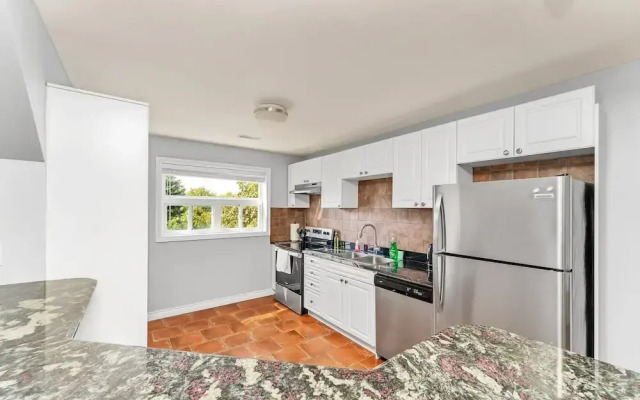 Private 2bdrm Unit With Ensuite Laundry - U5A