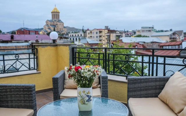 Guest House on Avlabari Street 12