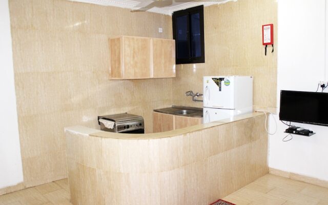 Al Eairy Furnished Apartments Qassim 4
