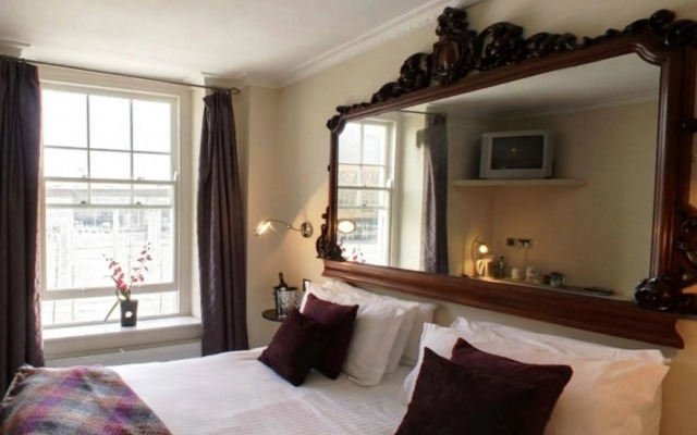 Jolyon's Boutique Hotel