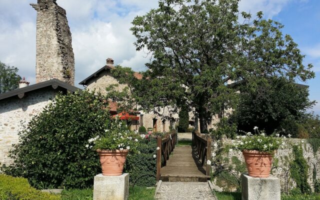 Castello di Cernusco Lombardone