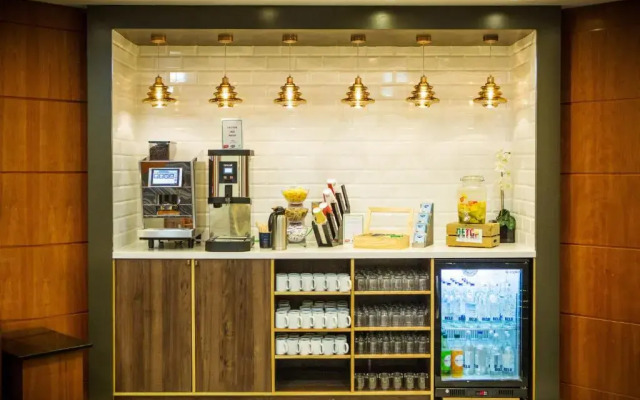 Holiday Inn Reading South M4 Jct11 by IHG