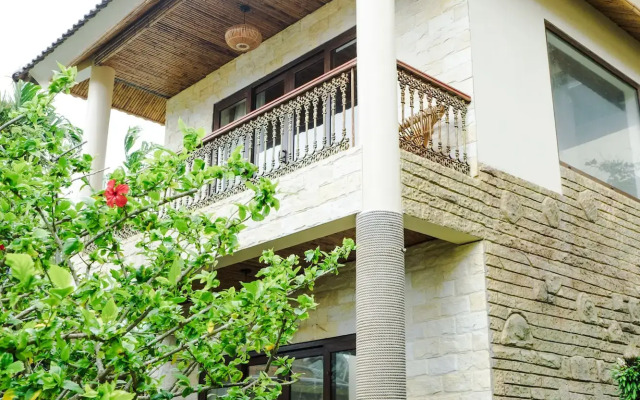 Coral Bay Resort