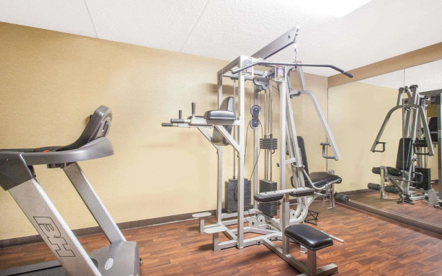 Howard Johnson Inn Suffern