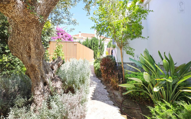 Santa Joana Residence with Garden and heated pool