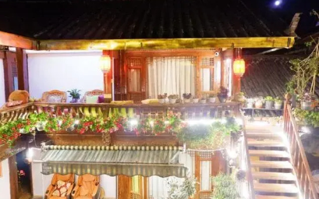 Floral Hotel·Yunjing Zhinan Hotel(Dayan Gucheng dashuiche store)