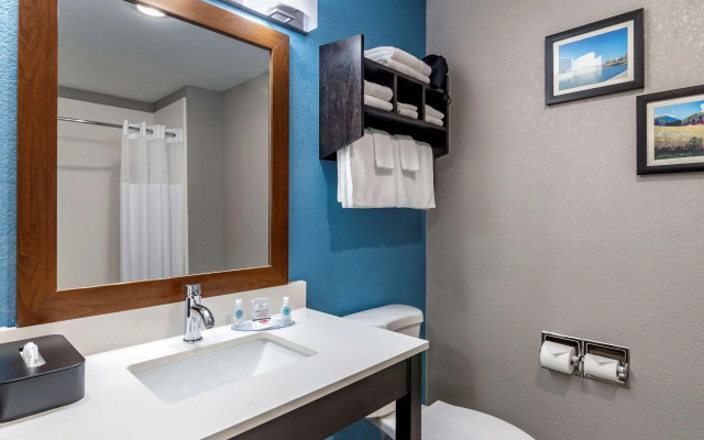 Comfort Inn & Suites