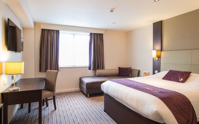 Premier Inn Basingstoke Town Centre Hotel