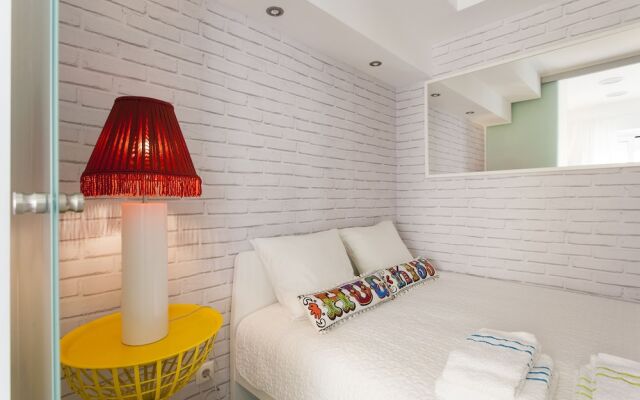 ALTIDO Trendy chic studio in Alfama, 4mins to Santo Estêvão Belvedere viewpoint