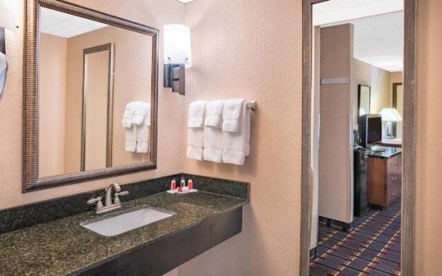 Baymont Inn & Suites Knoxville I-75