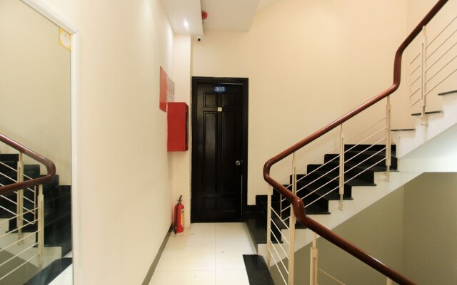 OYO 1072 Dragon Hotel