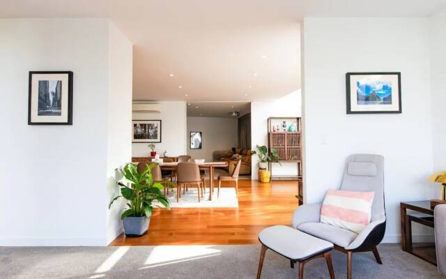 Luxury 4 Bedroom Home With Private Cinema
