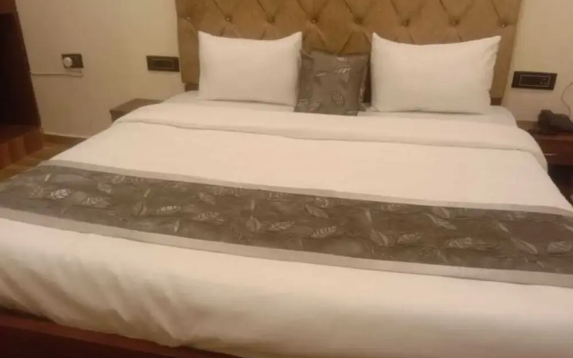 Hotel C S Inn