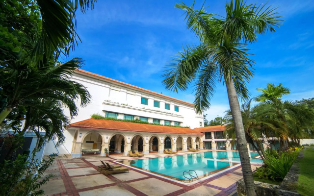 Waterfront Airport Hotel & Casino