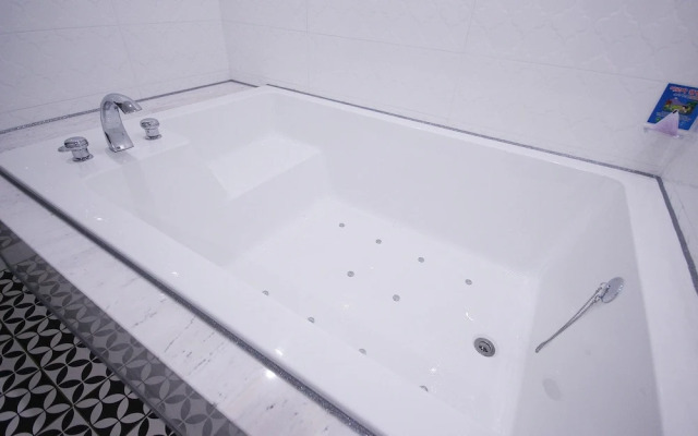 Ulsan Jeongjadong White Swan