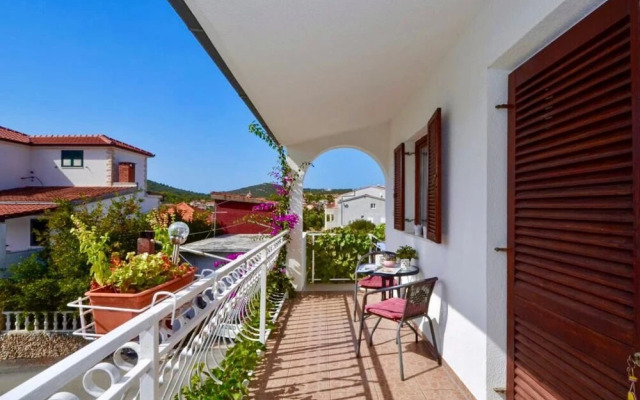 Paž - 28m From the Beach - A2