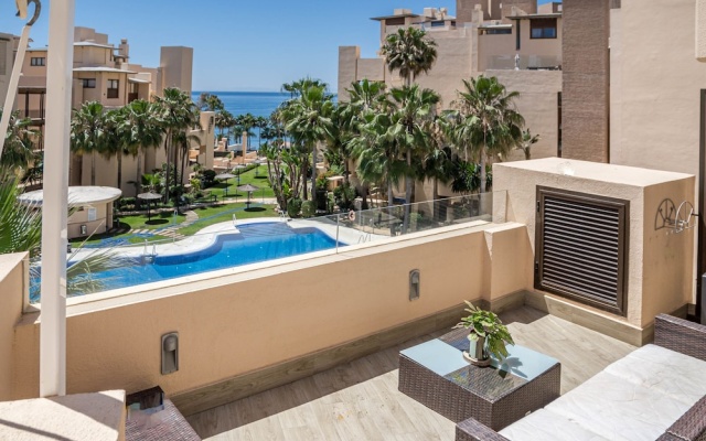 Bp7c.2a Beachfront Penthouse With Private Pool
