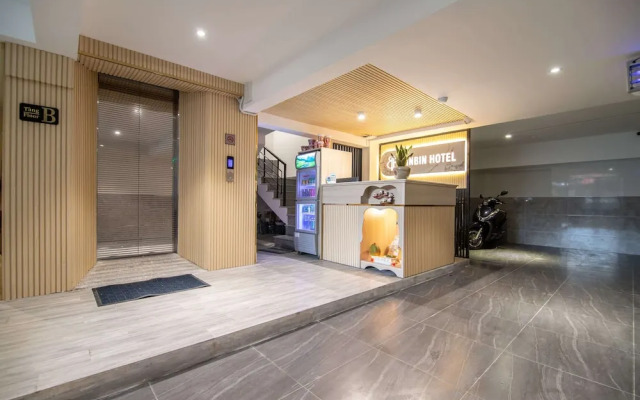 Bin Bin Hotel 12 - Near SaLa Residence