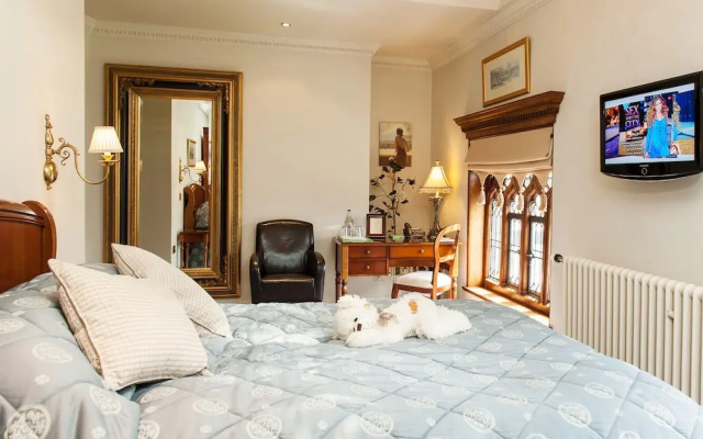 Hillbark Hotel