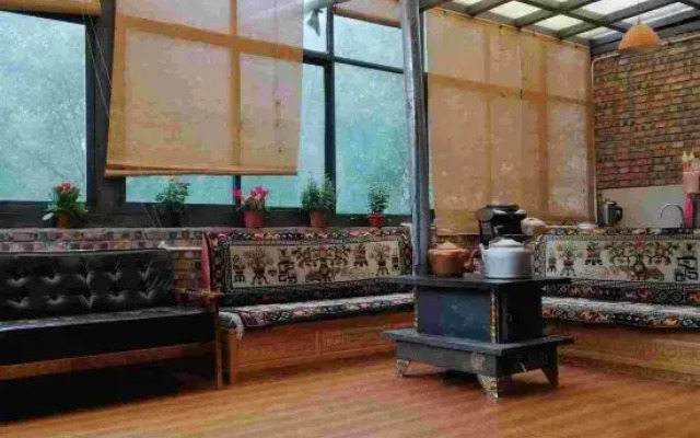 Shangri-La Haba Summit Inn