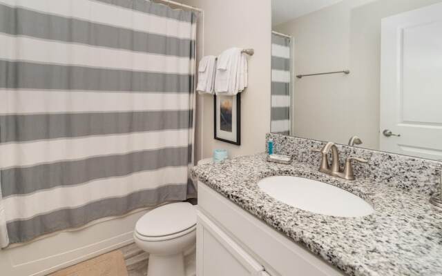 1301 Divot Way