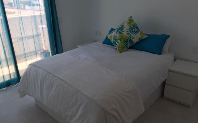 Playamar Iv Calle De La Rosalia 90A