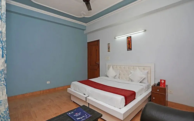 OYO 12502 City Hotel